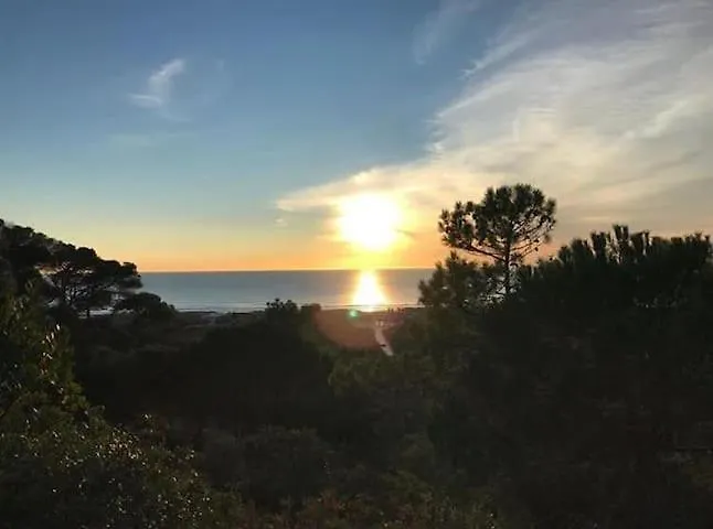 Surf Camp Ecologico Hytte Costa de Caparica